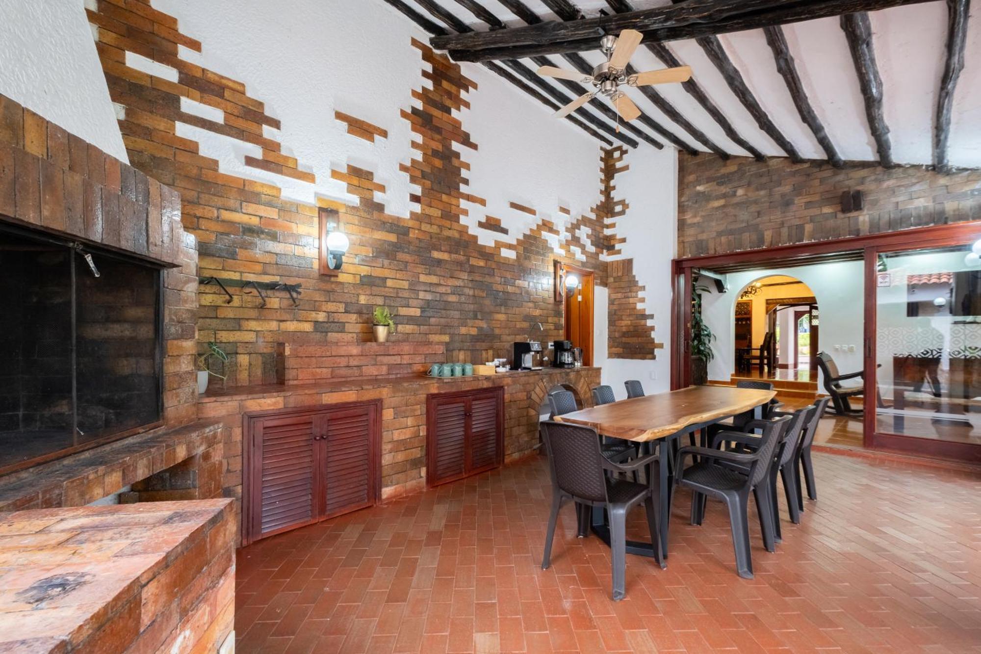 El Edén Hotel Chalet El Castillo By Majuva מראה חיצוני תמונה