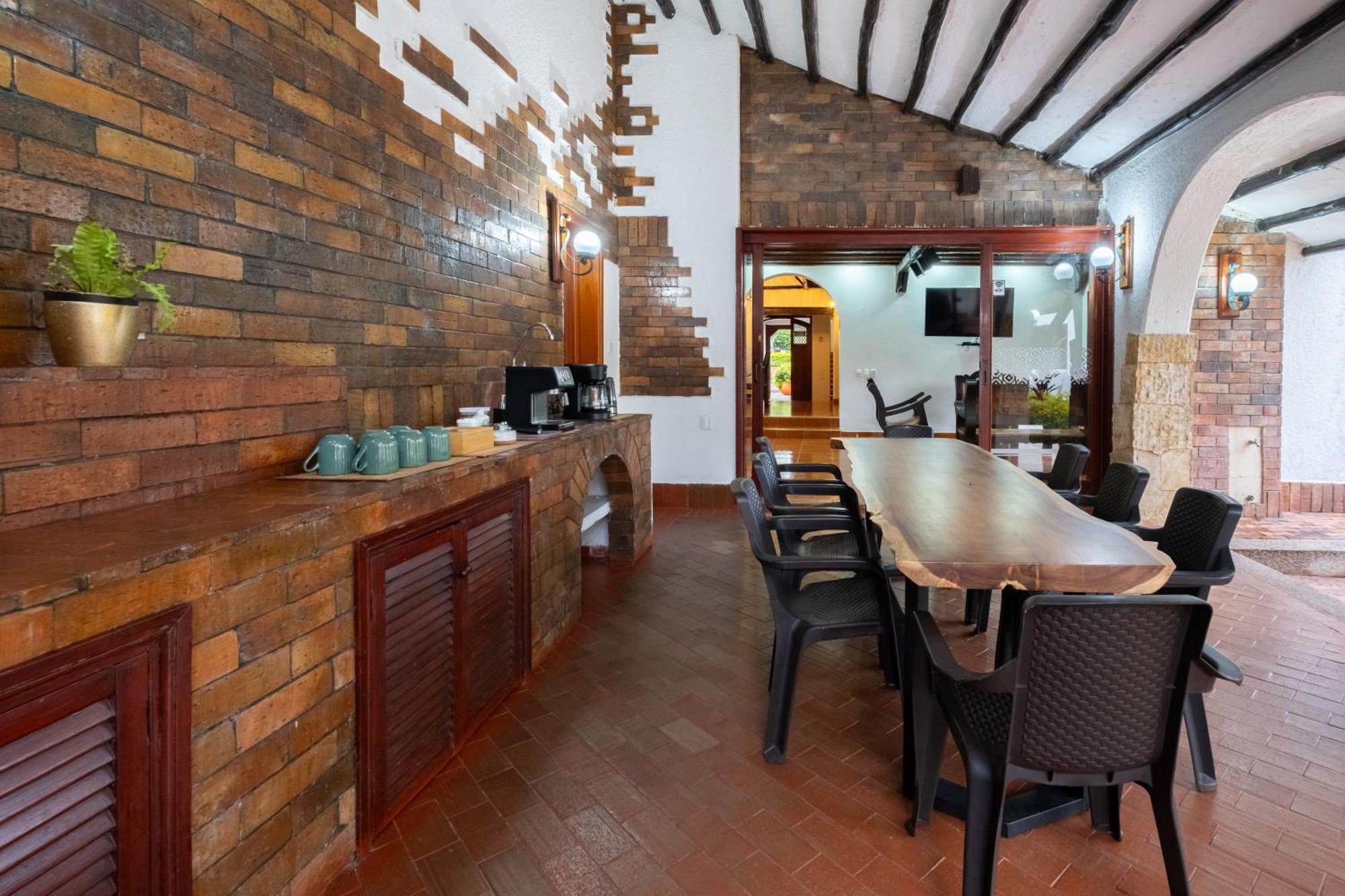 El Edén Hotel Chalet El Castillo By Majuva מראה חיצוני תמונה