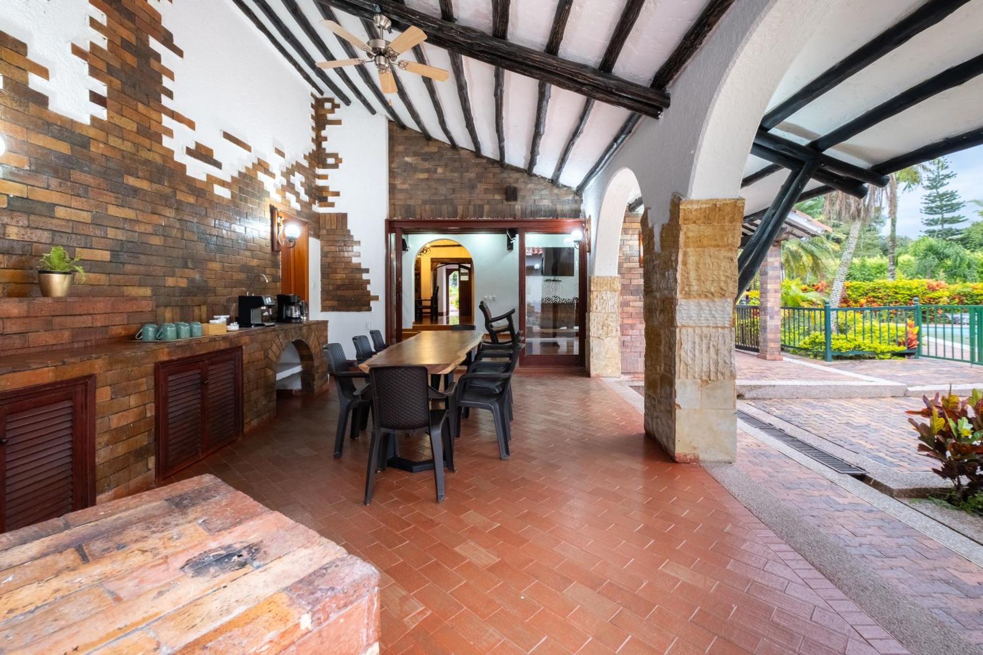 El Edén Hotel Chalet El Castillo By Majuva מראה חיצוני תמונה