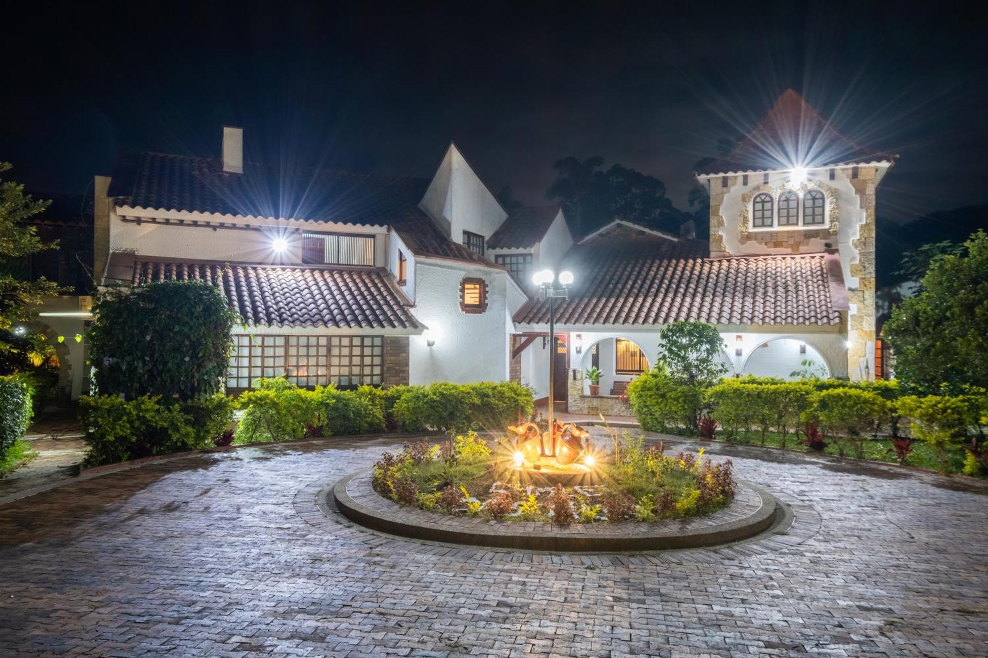El Edén Hotel Chalet El Castillo By Majuva מראה חיצוני תמונה