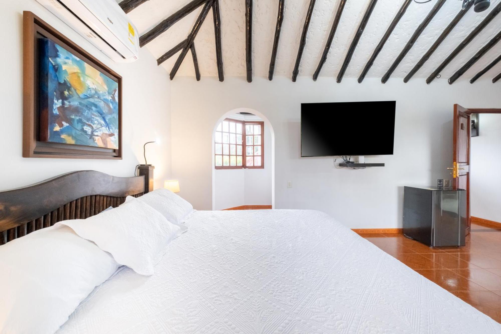 El Edén Hotel Chalet El Castillo By Majuva מראה חיצוני תמונה