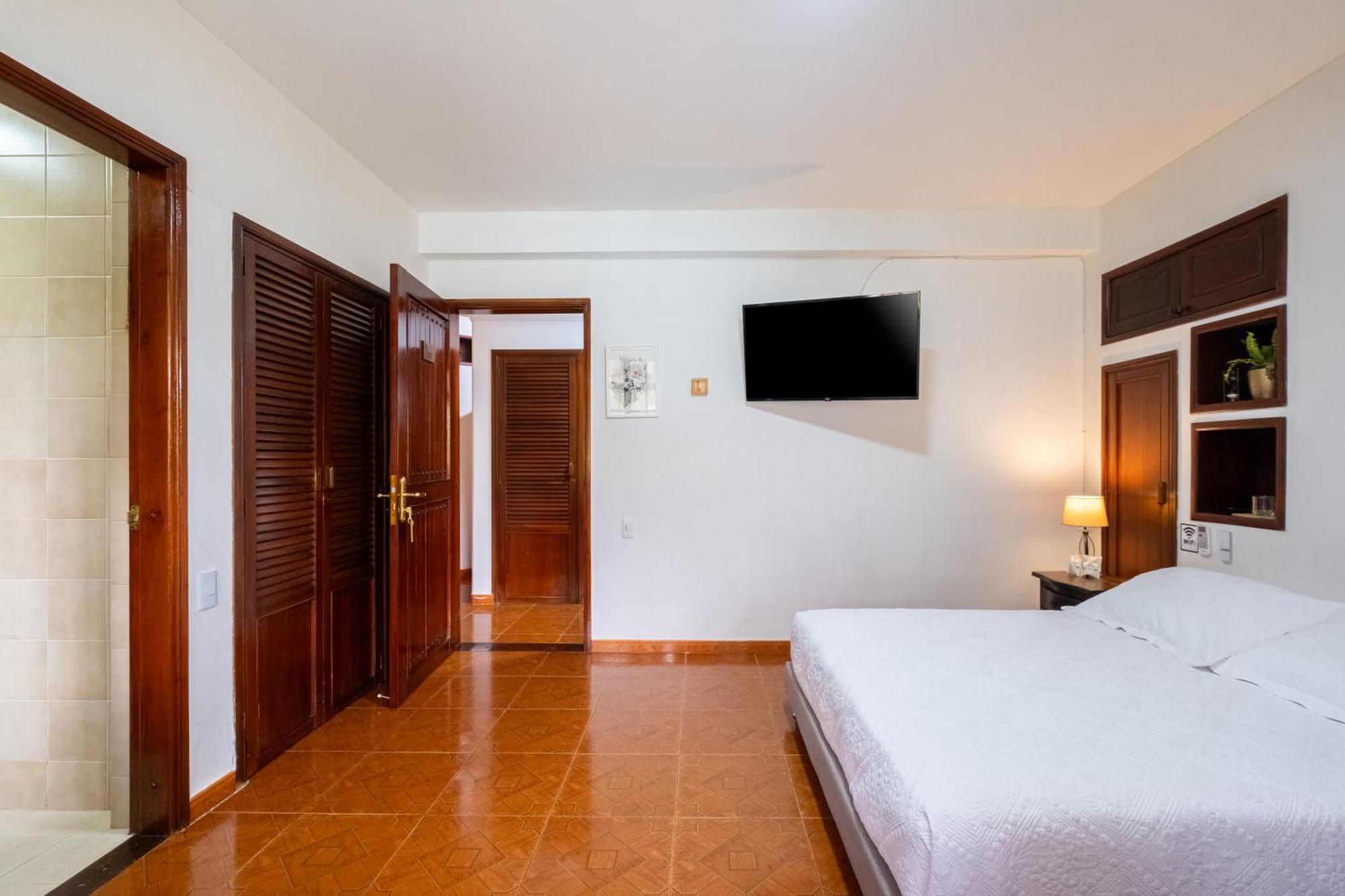 El Edén Hotel Chalet El Castillo By Majuva מראה חיצוני תמונה