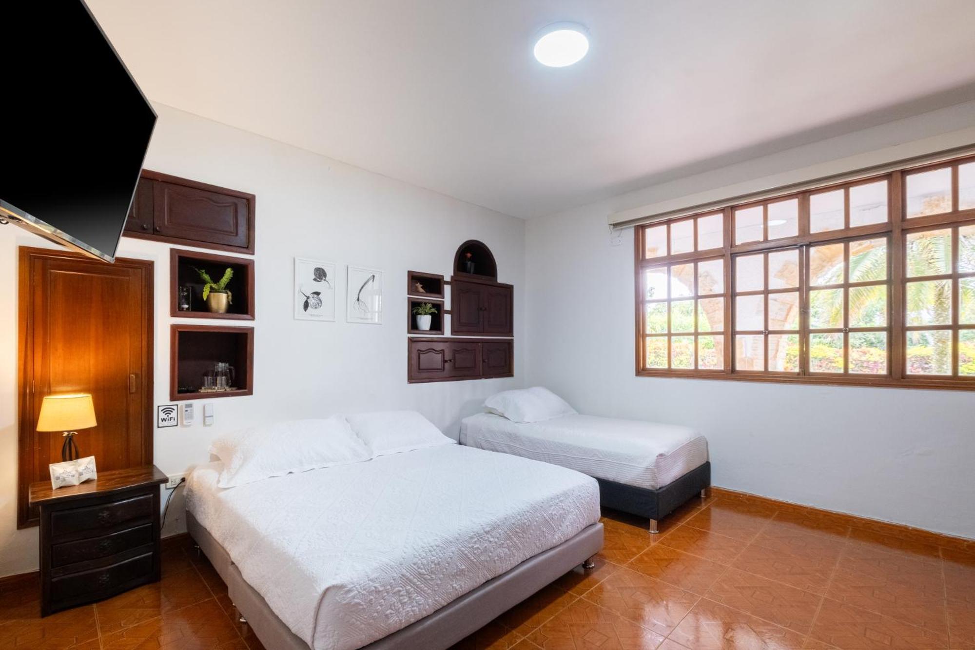 El Edén Hotel Chalet El Castillo By Majuva מראה חיצוני תמונה