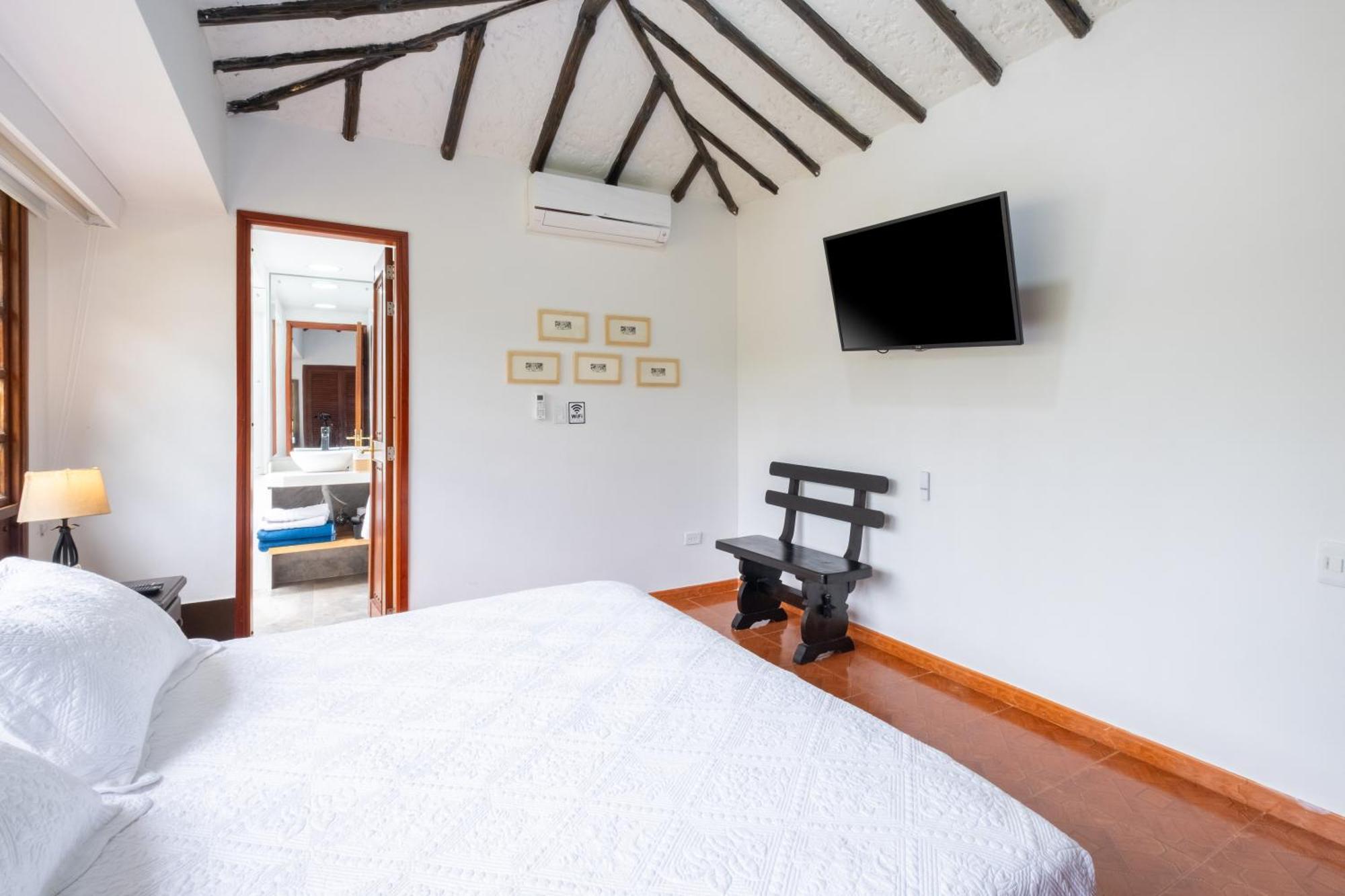 El Edén Hotel Chalet El Castillo By Majuva מראה חיצוני תמונה