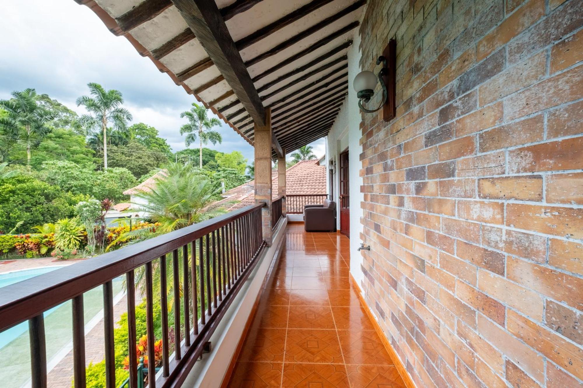 El Edén Hotel Chalet El Castillo By Majuva מראה חיצוני תמונה