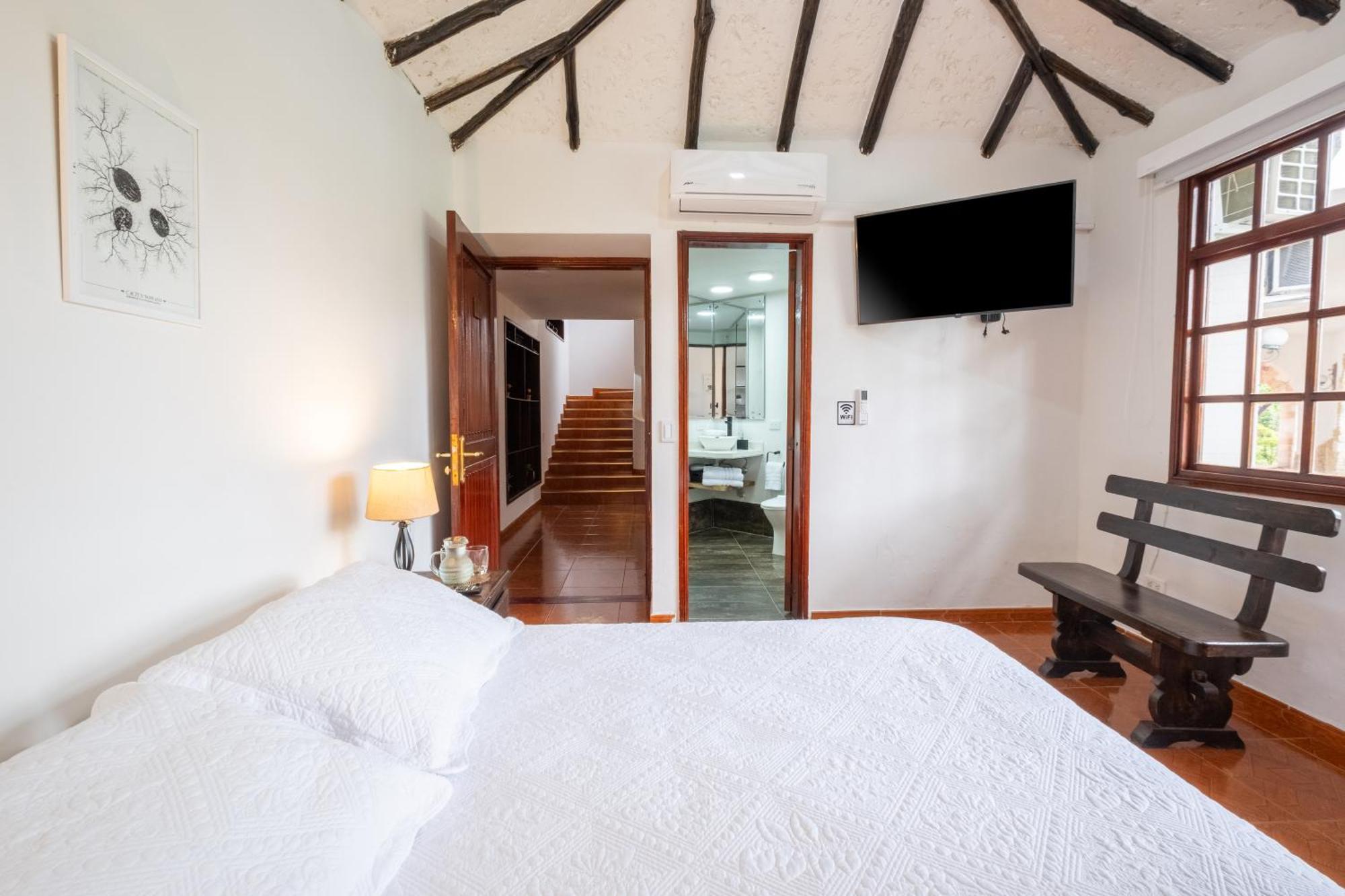 El Edén Hotel Chalet El Castillo By Majuva מראה חיצוני תמונה